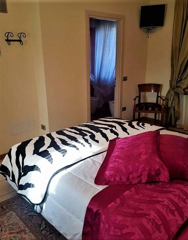 Piccolo Mondo Hotel Zovencedo Bagian luar foto