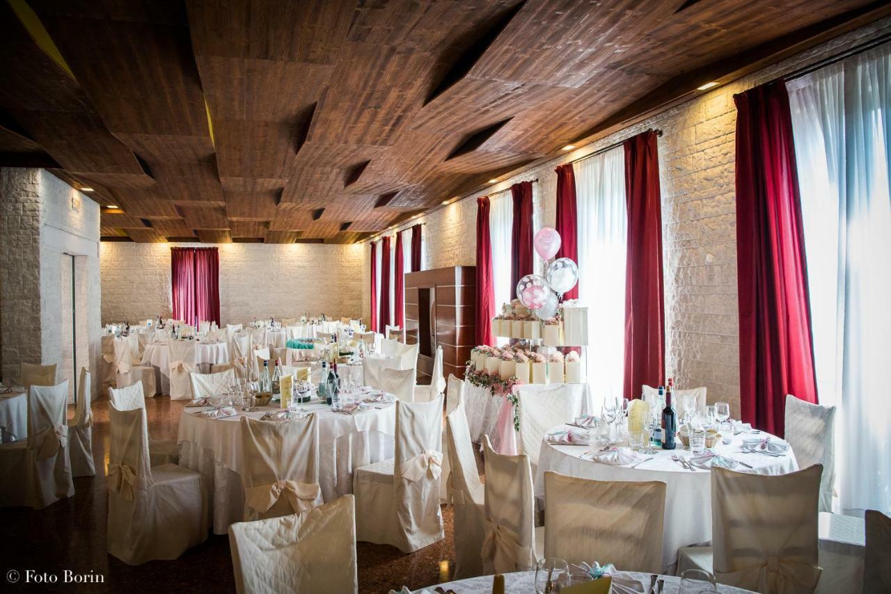 Piccolo Mondo Hotel Zovencedo Bagian luar foto